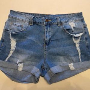 JEAN SHORTS-DESIGNER- medium